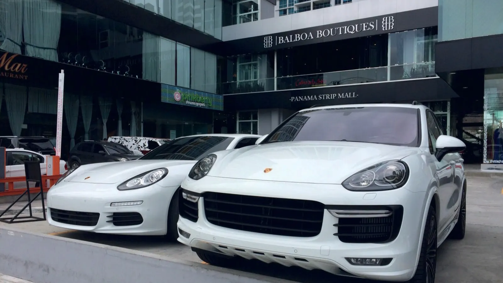 Balboa Boutiques - Local A-106