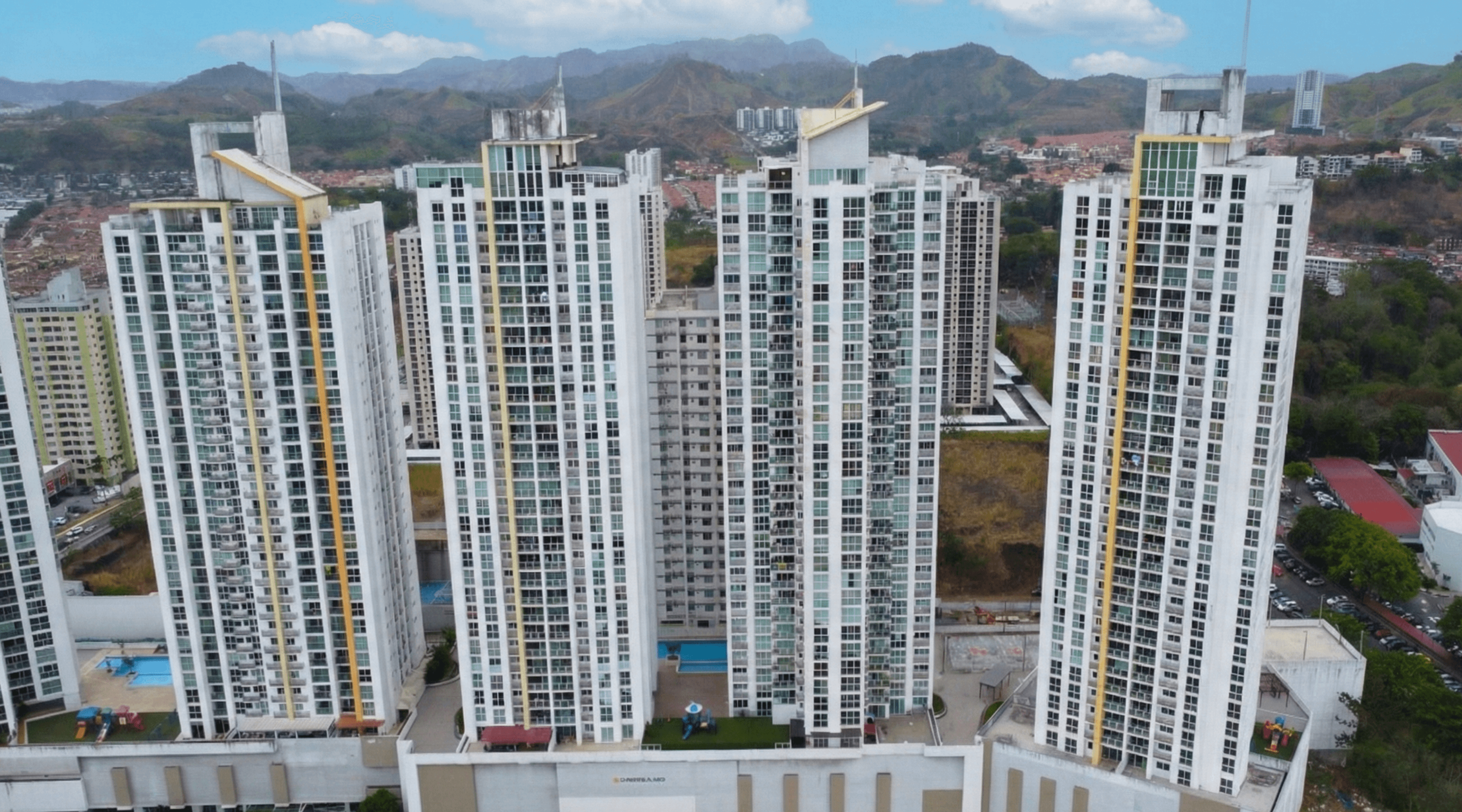 Kings Park - Torre 500, Apto 10-B