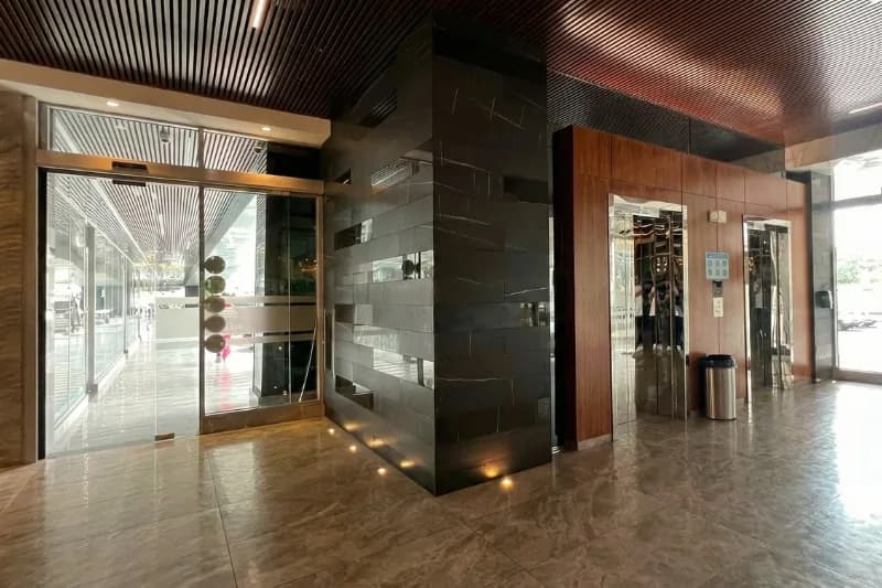 Sunset Strip - Local 134 - Imagen 1