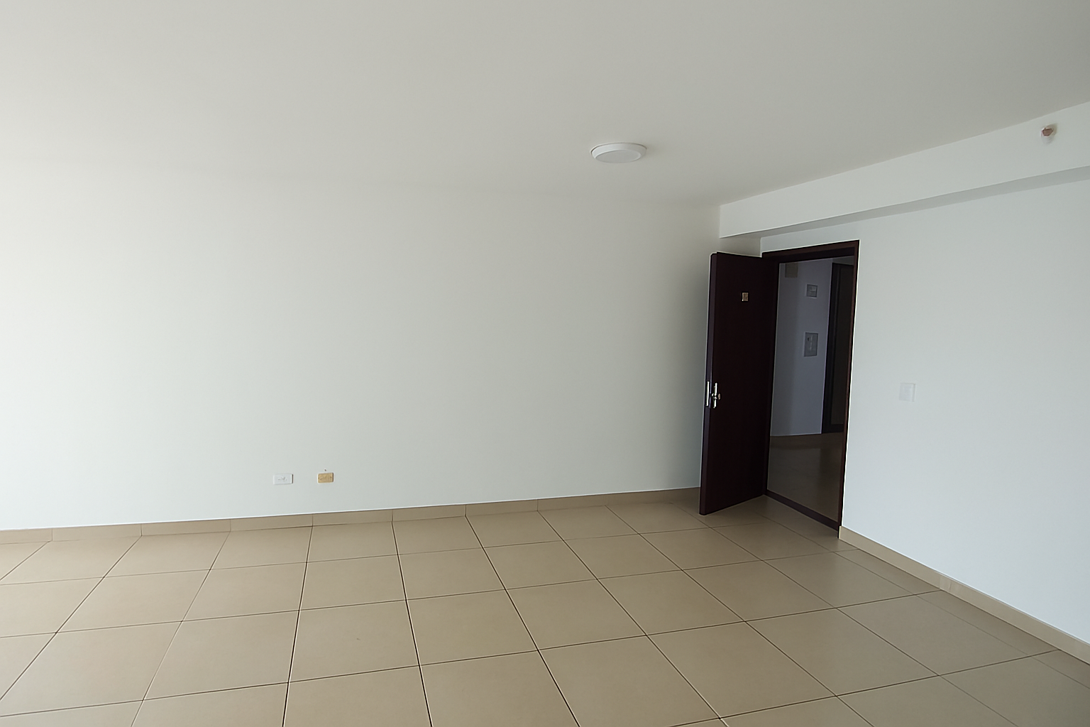 Kings Park - Torre 500, Apto 10-B